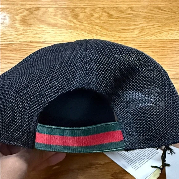 Gucci kids Cap with Green and Red Stripe with Fake Not Logo - Picture 4 of 7